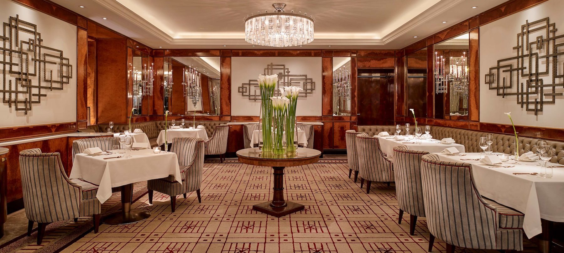 Restaurant Opus Interior Seating
