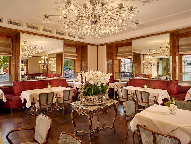 Restaurant Opus Interior Seating